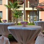 Hotel & Diamant