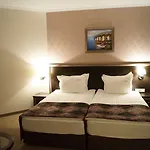Hotel & Diamant